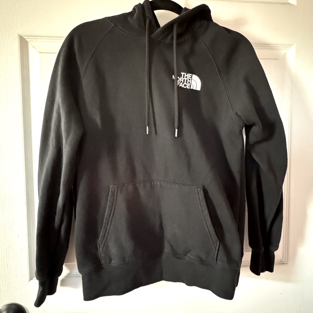 The North Face hoodie- Never Stop Exploring
Size S